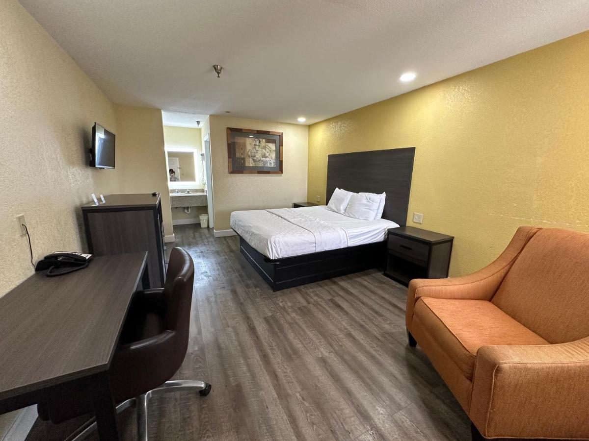 Rodeway Inn & Suites Hwy 290 Nw Houston Dış mekan fotoğraf
